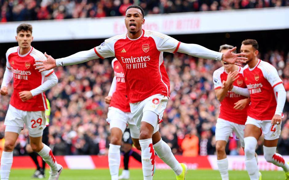 2026世界杯竞猜-英超第一后卫竟是他！力压范戴克萨利巴，阿森纳双星霸榜